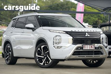 White 2023 Mitsubishi Outlander Wagon Exceed 7 Seat (awd)
