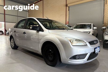 Silver 2007 Ford Focus Sedan CL LT