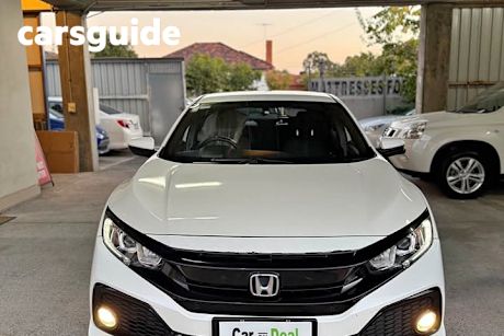 White 2017 Honda Civic Hatchback VTI-S