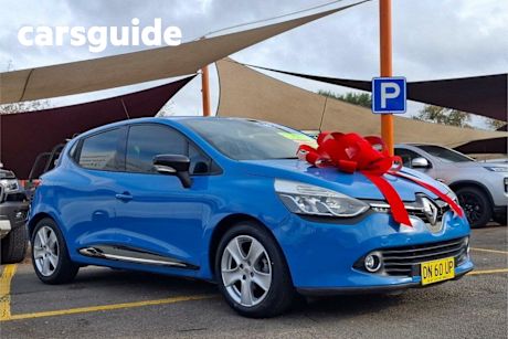 Blue 2015 Renault Clio Hatchback Dynamique
