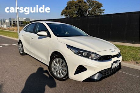 White 2022 Kia Cerato Hatchback S