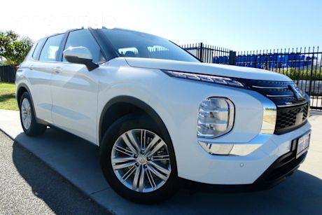 White 2022 Mitsubishi Outlander Wagon ES 5 Seat (2WD)