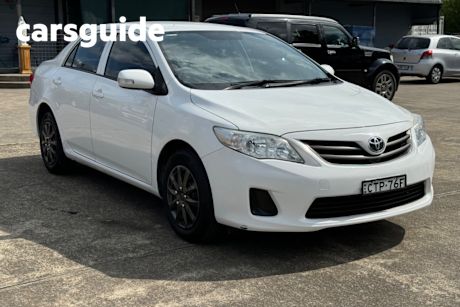 White 2011 Toyota Corolla Sedan Ascent