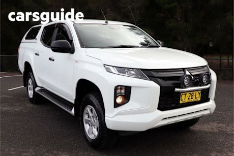 White 2018 Mitsubishi Triton Double Cab Pick Up GLX Plus (4X4)