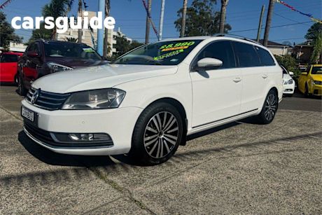 White 2014 Volkswagen Passat Wagon 118 TSI
