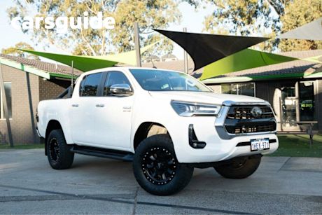 White 2020 Toyota Hilux Double Cab Pick Up SR5 (4X4)