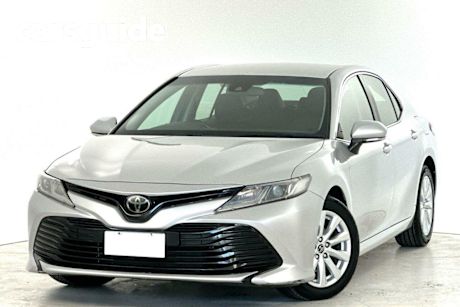 Silver 2018 Toyota Camry Sedan Ascent
