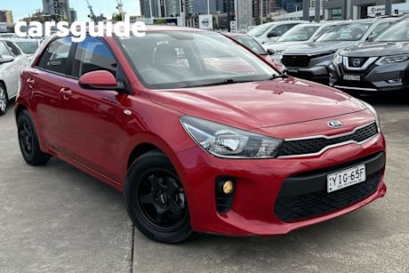 Red 2018 Kia RIO Hatchback S