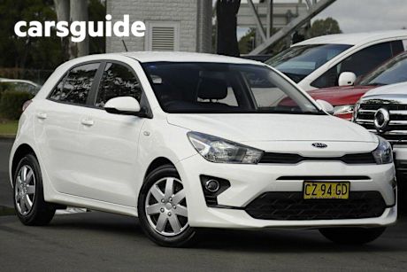 White 2020 Kia RIO Hatchback S
