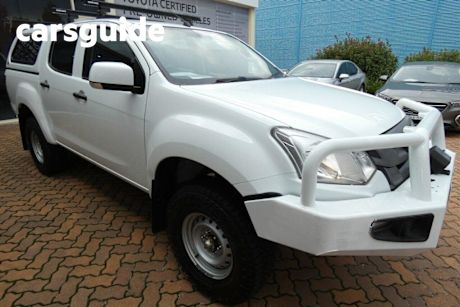 White 2018 Isuzu D-MAX Crew Cab Chassis SX (4X4)
