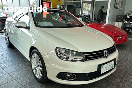 White 2012 Volkswagen EOS Convertible 155 TSI