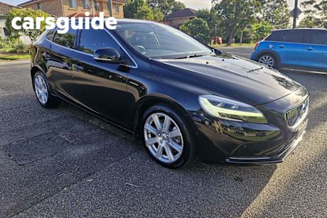 Black 2018 Volvo V40 Wagon T4 Cross Country (awd)
