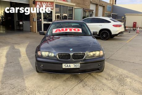 Grey 2002 BMW 320I Sedan