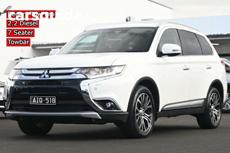 White 2016 Mitsubishi Outlander Wagon Exceed (4X4)