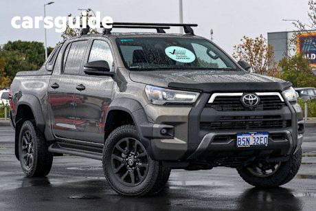 Gold 2023 Toyota Hilux Double Cab Pick Up Rogue (4X4) 6 Speaker