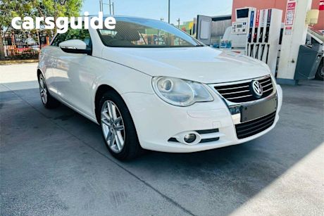 White 2010 Volkswagen EOS Convertible 155 TSI