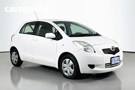 White 2008 Toyota Yaris Hatchback YR