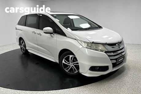 White 2016 Honda Odyssey Wagon VTI-L