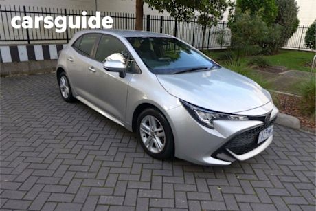 Silver 2018 Toyota Corolla Hatchback Ascent Sport
