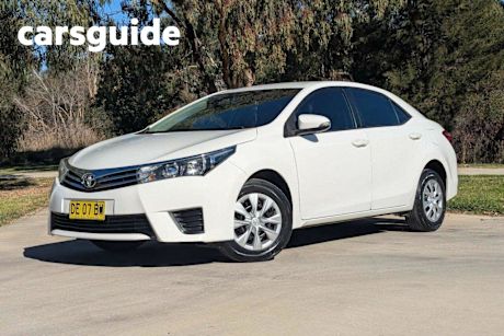 White 2014 Toyota Corolla Sedan Ascent