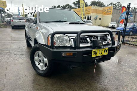 Silver 2013 Nissan Navara Dual Cab Pick-up ST-R Special Edition (4X4)