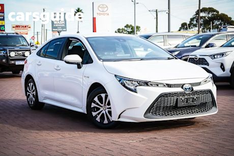 White 2020 Toyota Corolla Sedan Ascent Sport (hybrid)