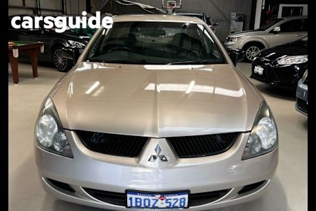 Gold 2003 Mitsubishi Magna Sedan ES