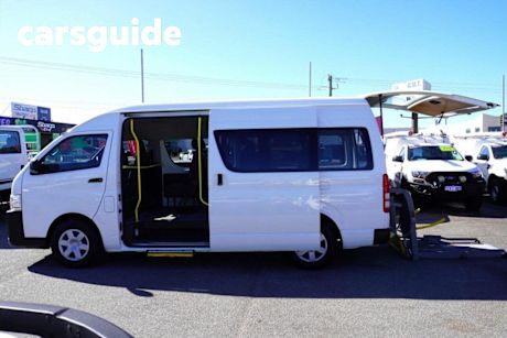 White 2015 Toyota Hiace Bus Commuter