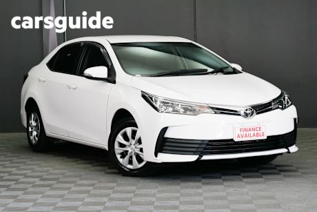White 2018 Toyota Corolla Sedan Ascent