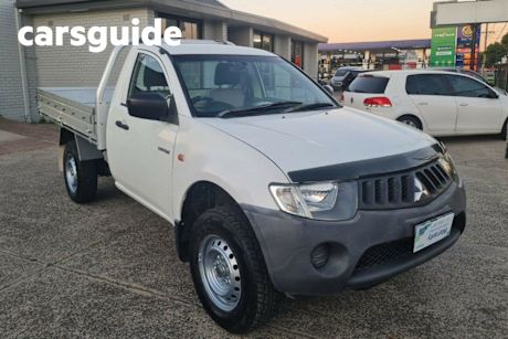 White 2007 Mitsubishi Triton Cab Chassis GLX