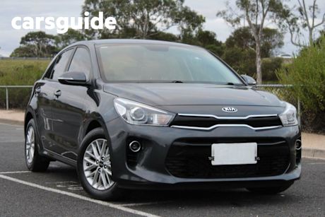 Grey 2018 Kia RIO Hatchback SI