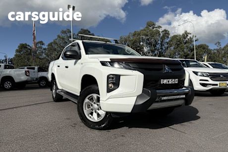 White 2020 Mitsubishi Triton Double Cab Pick Up GLX Plus (4X4)