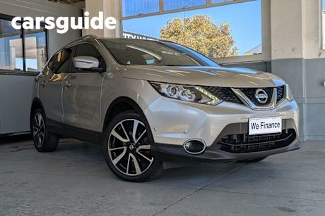 Silver 2017 Nissan Qashqai Wagon TI (4X2)