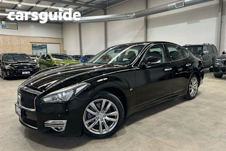 Black 2016 Infiniti Q70 Sedan 3.7 GT