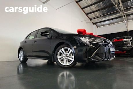 Black 2022 Toyota Corolla Hatchback Ascent Sport + Navigation