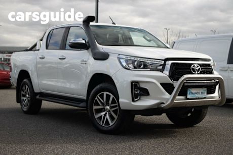 White 2019 Toyota Hilux Double Cab Pick Up SR5 (4X4)