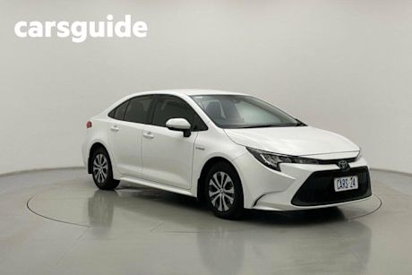 White 2021 Toyota Corolla Sedan Ascent Sport (hybrid)