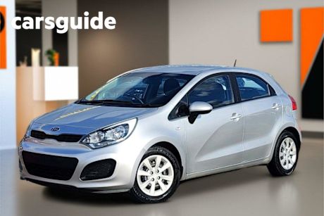 Silver 2012 Kia RIO Hatchback S