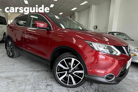 Red 2017 Nissan Qashqai Wagon TI (4X2)