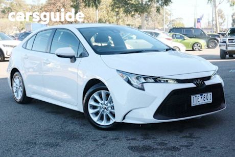 White 2020 Toyota Corolla Sedan Ascent Sport + Navigation