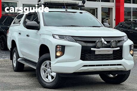 White 2018 Mitsubishi Triton Double Cab Pick Up GLX Plus (4X4)