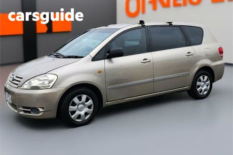 Gold 2002 Toyota Avensis Wagon Verso GLX