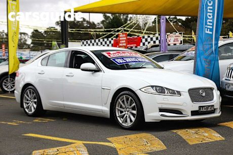 White 2013 Jaguar XF Sedan 2.2D Luxury