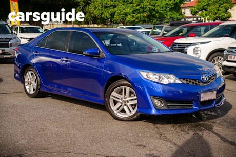 Blue 2014 Toyota Camry Sedan Atara SL