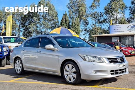 Silver 2009 Honda Accord Sedan V6 Luxury