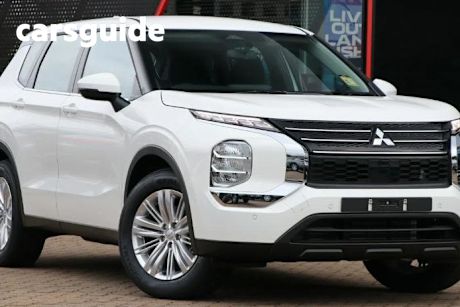 White 2024 Mitsubishi Outlander Wagon ES 5 Seat (2WD)