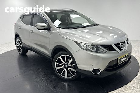Silver 2017 Nissan Qashqai Wagon TI (4X2)