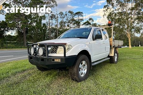 White 2010 Nissan Navara King Cab Chassis RX (4X4)