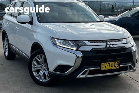 White 2019 Mitsubishi Outlander Wagon ES Adas 5 Seat (awd)