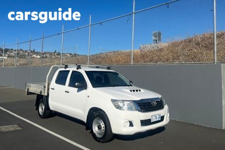 White 2015 Toyota Hilux Dual Cab Pick-up SR